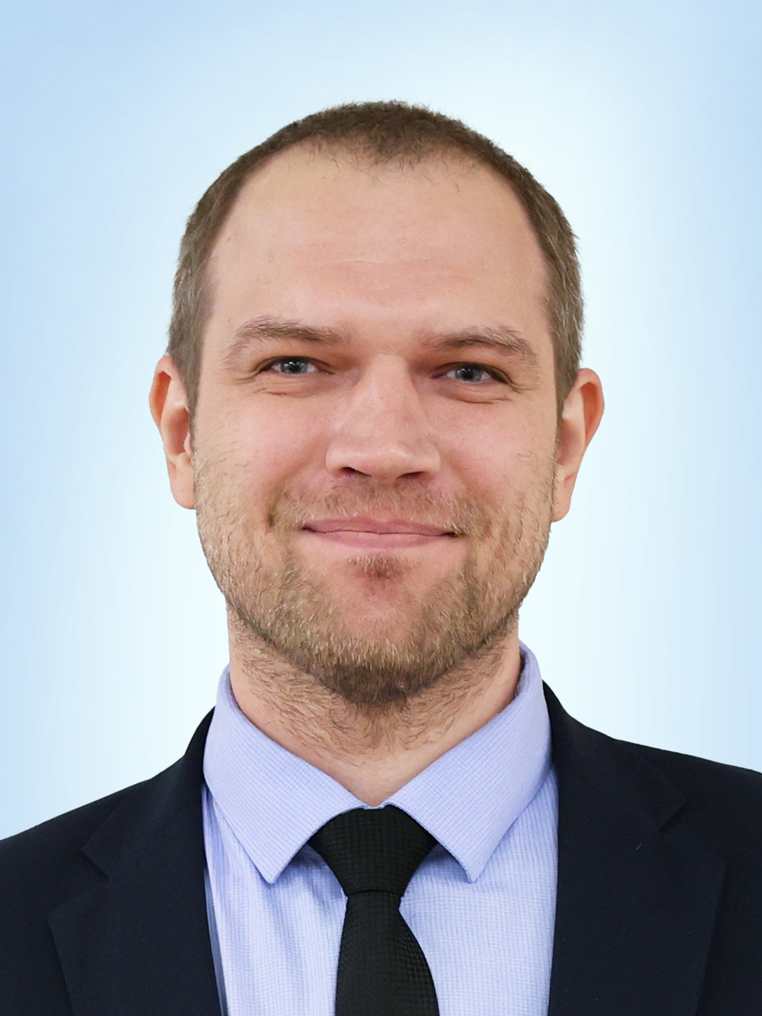 <strong>Ветошкин Павел</strong><br />
Ведущий юрисконсульт<br />
Юридический отдел